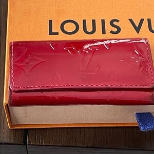 Authentic Burgundy Vernis Louis Vuitton 4-Key Case